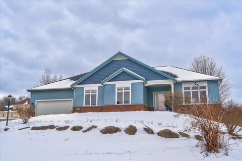 Photo of 4873 Highwood Circle, Middleton, WI 53562 (MLS # 2015926)