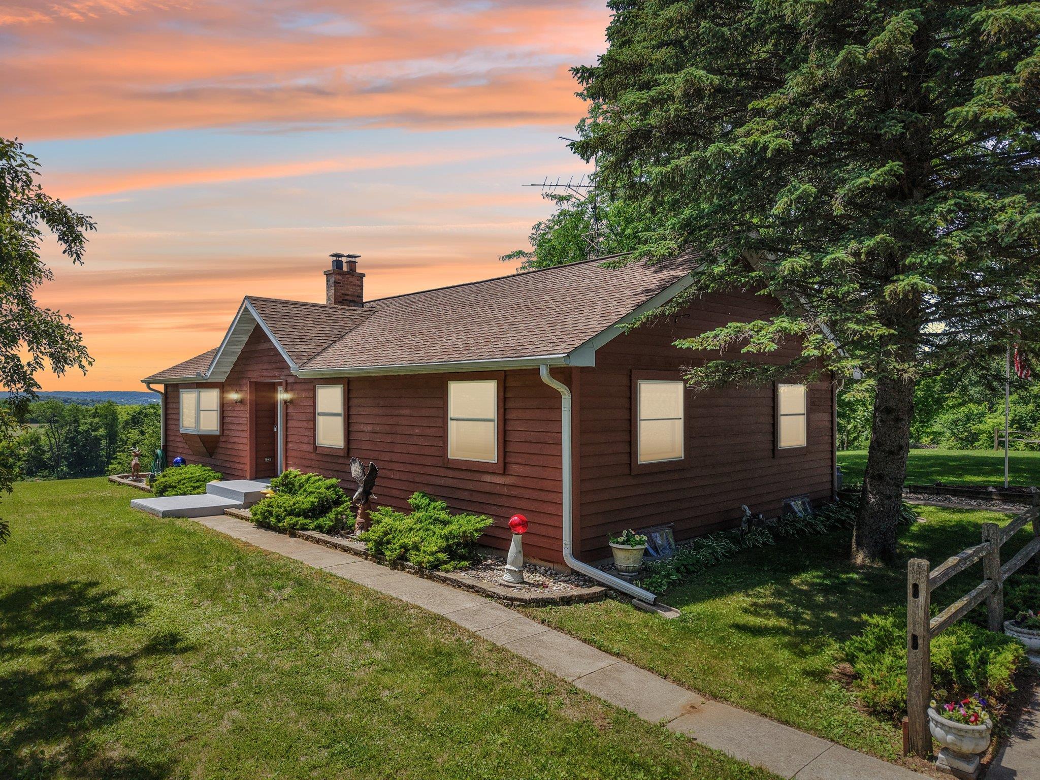 La Valle, Wisconsin 53941, United States, 4 Bedrooms Bedrooms, ,3 BathroomsBathrooms,Residential,Active,156094