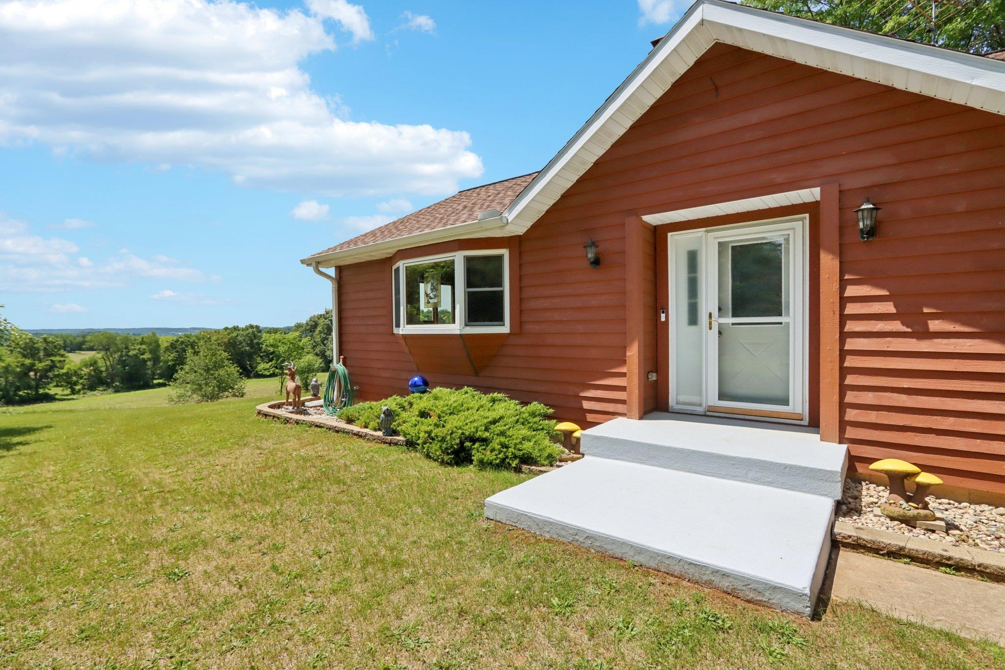 La Valle, Wisconsin 53941, United States, 4 Bedrooms Bedrooms, ,3 BathroomsBathrooms,Residential,Active,156094