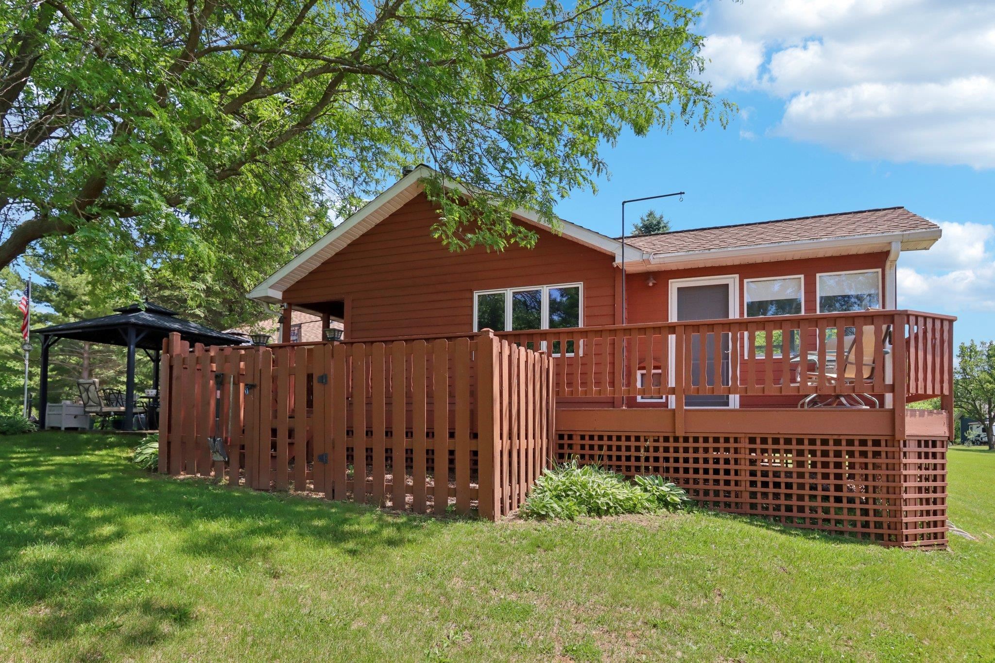 La Valle, Wisconsin 53941, United States, 4 Bedrooms Bedrooms, ,3 BathroomsBathrooms,Residential,Active,156094