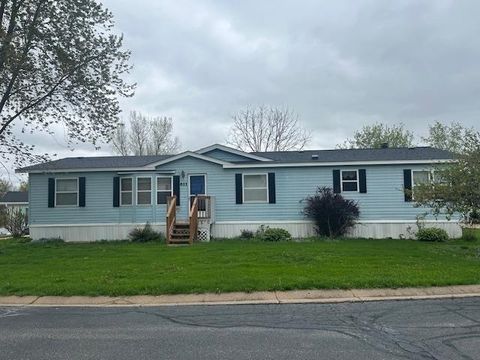 Photo of 611 Opal Circle, Lannon, WI 53046 (MLS # 2021950)