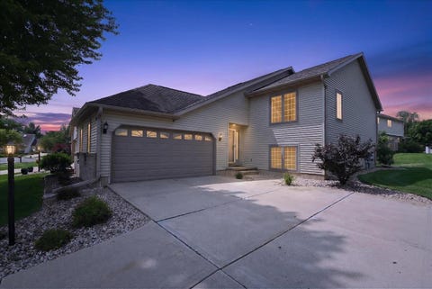 Photo of 1028 Kettle Court, Verona, WI 53593 (MLS # 2031114)