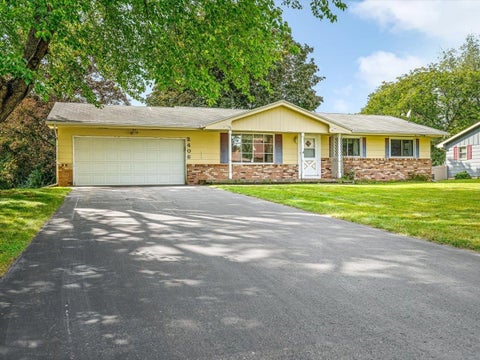 Photo of 2406 Skyline Drive, Beloit, WI 53511 (MLS # 2033434)