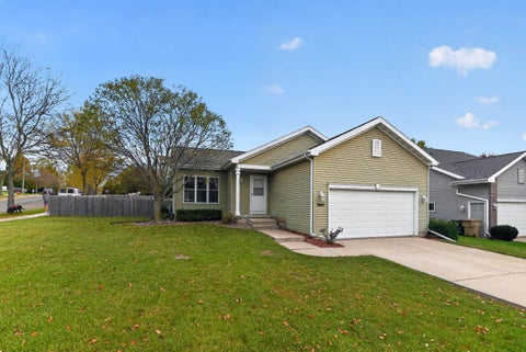 Photo of 3601 Mammoth Trail, Madison, WI 53719 (MLS # 2034421)