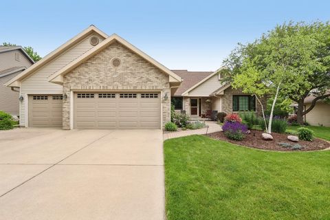 Photo of 1917 Winchester Way, Waunakee, WI 53597 (MLS # 2024834)