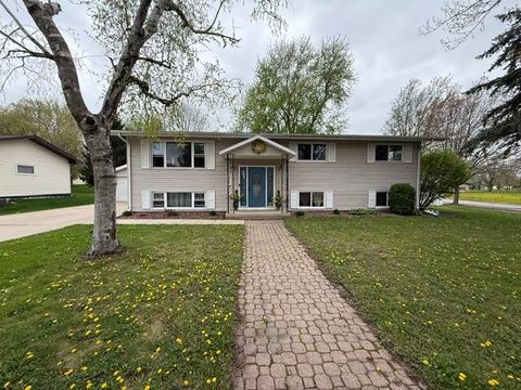 Photo of 506 Hart Drive, Clinton, WI 53525 (MLS # 2021607)