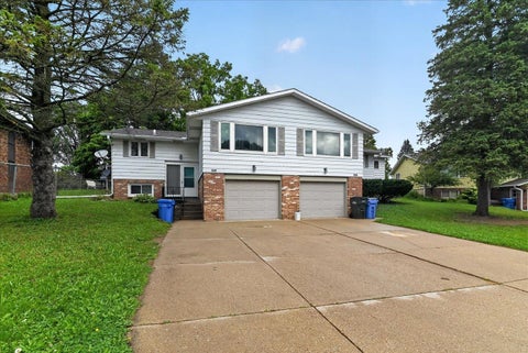 Photo of 4506-4508 Thurston Lane, Fitchburg, WI 53714 (MLS # 2032682)