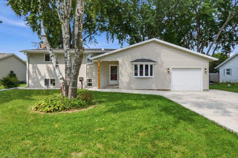 Photo of 926 Frederick Street, Sun Prairie, WI 53590 (MLS # 2031011)