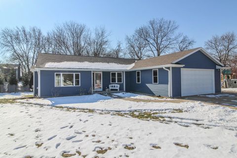 Photo of 864 Leah Court, Jefferson, WI 53549 (MLS # 2016652)