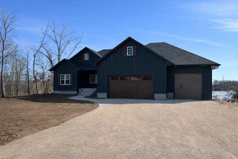 Photo of W647 Oak Shore Drive, Fall River, WI 53932 (MLS # 2010732)