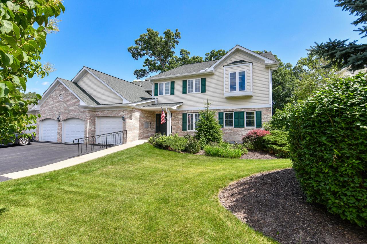 Photo 1 of 33 — 91 Potawatomi Road J-4, Williams Bay, WI 53191