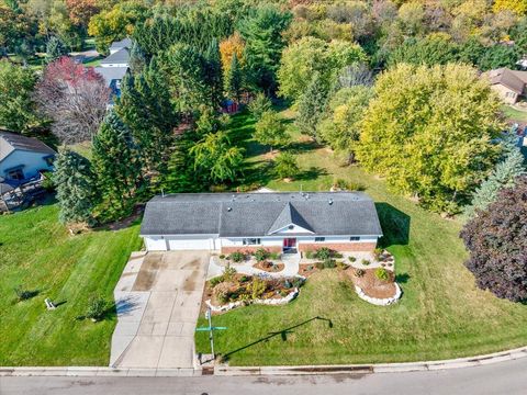 Photo of 3201 Hemmingway Drive, Janesville, WI 53545 (MLS # 2011091)