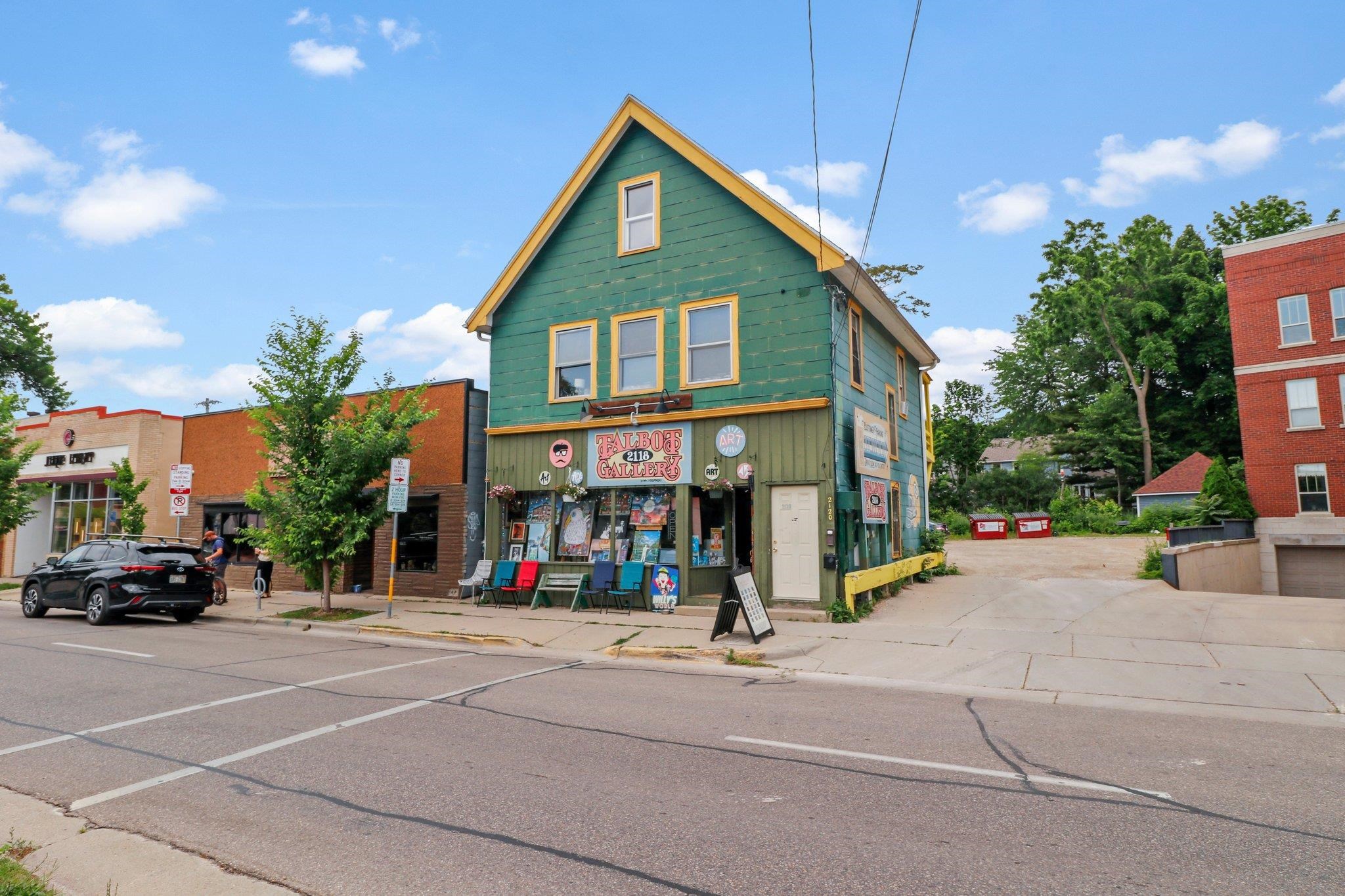 2118 Atwood Avenue