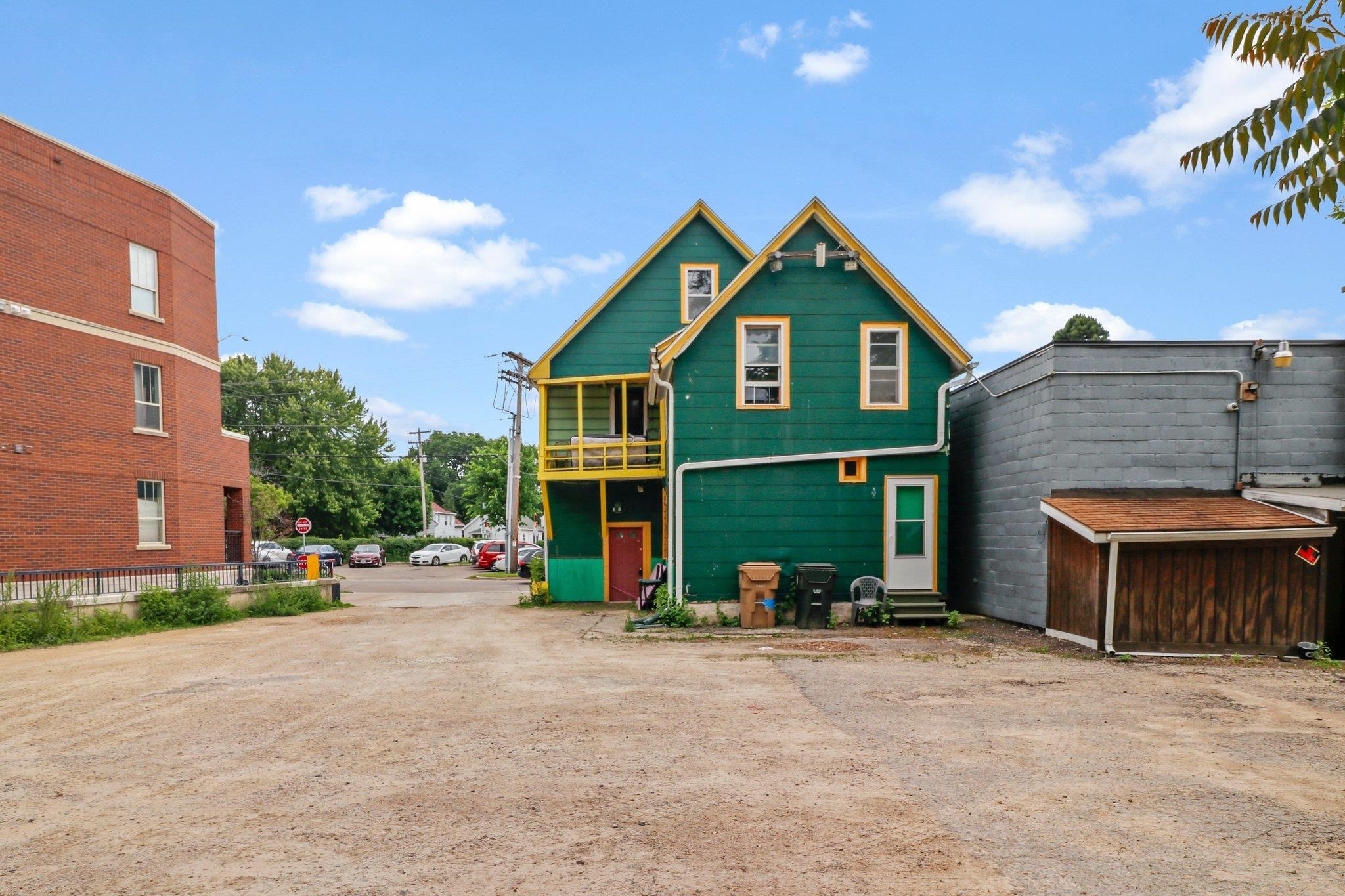 2118 Atwood Avenue