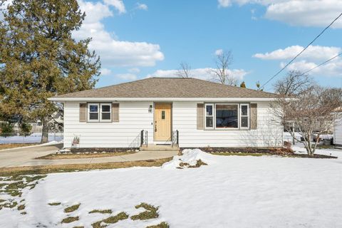 Photo of 116 Mary Street, Watertown, WI 53094 (MLS # 2016565)