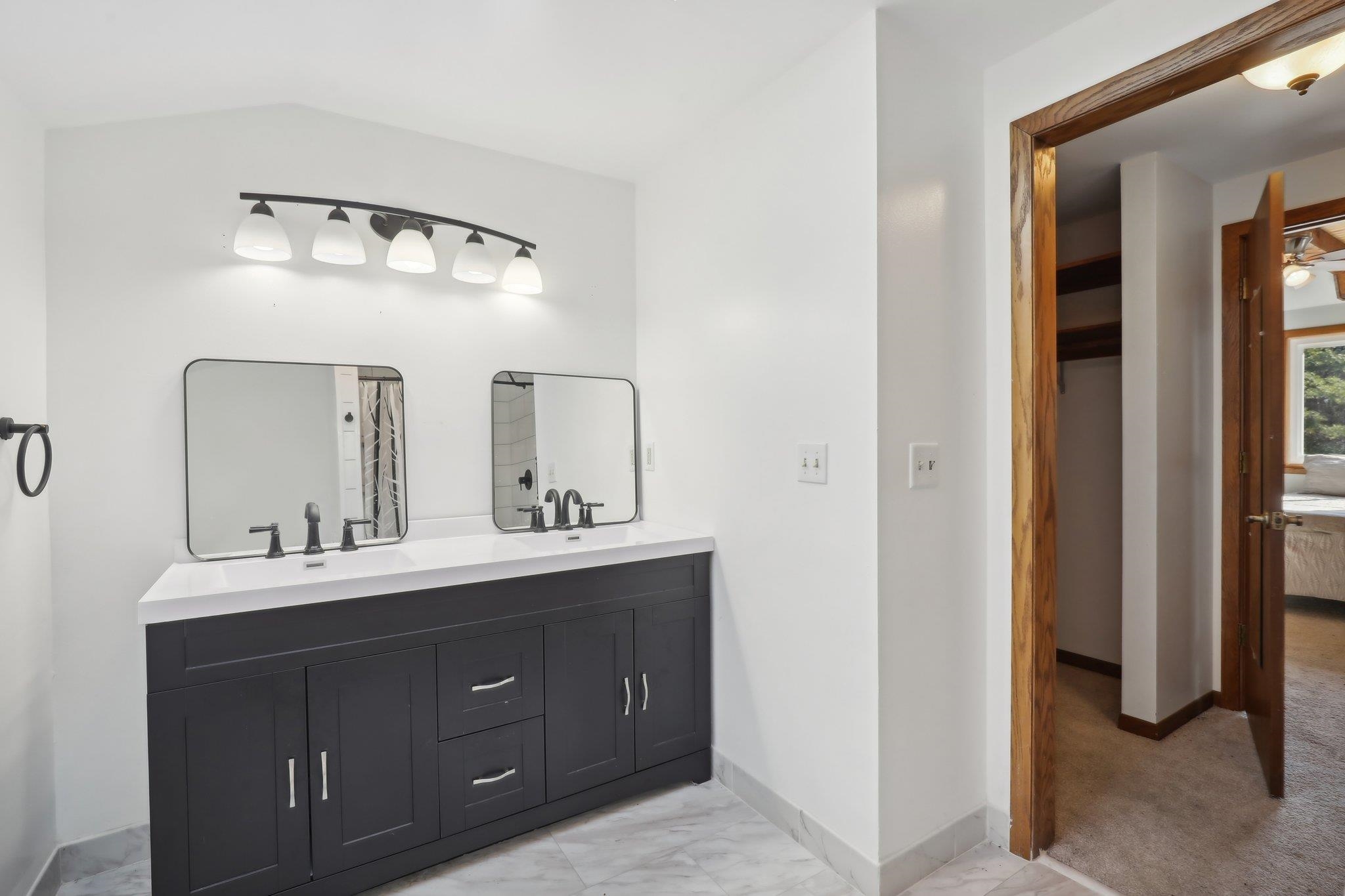 Reedsburg, Wisconsin 53959, United States, 4 Bedrooms Bedrooms, ,3 BathroomsBathrooms,Residential,Active,34042