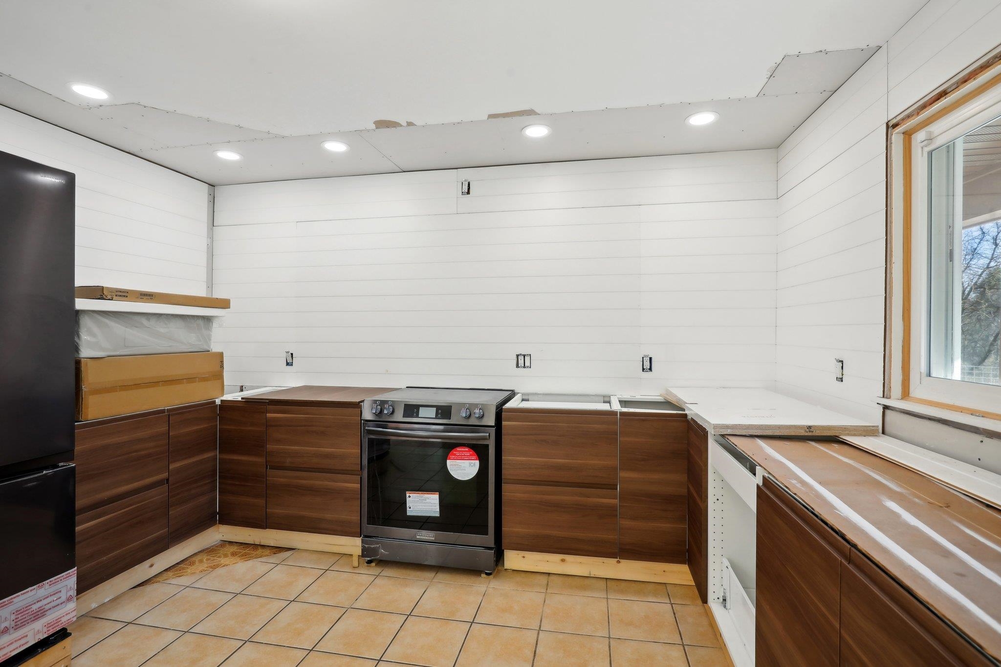 Reedsburg, Wisconsin 53959, United States, 4 Bedrooms Bedrooms, ,3 BathroomsBathrooms,Residential,Active,34042