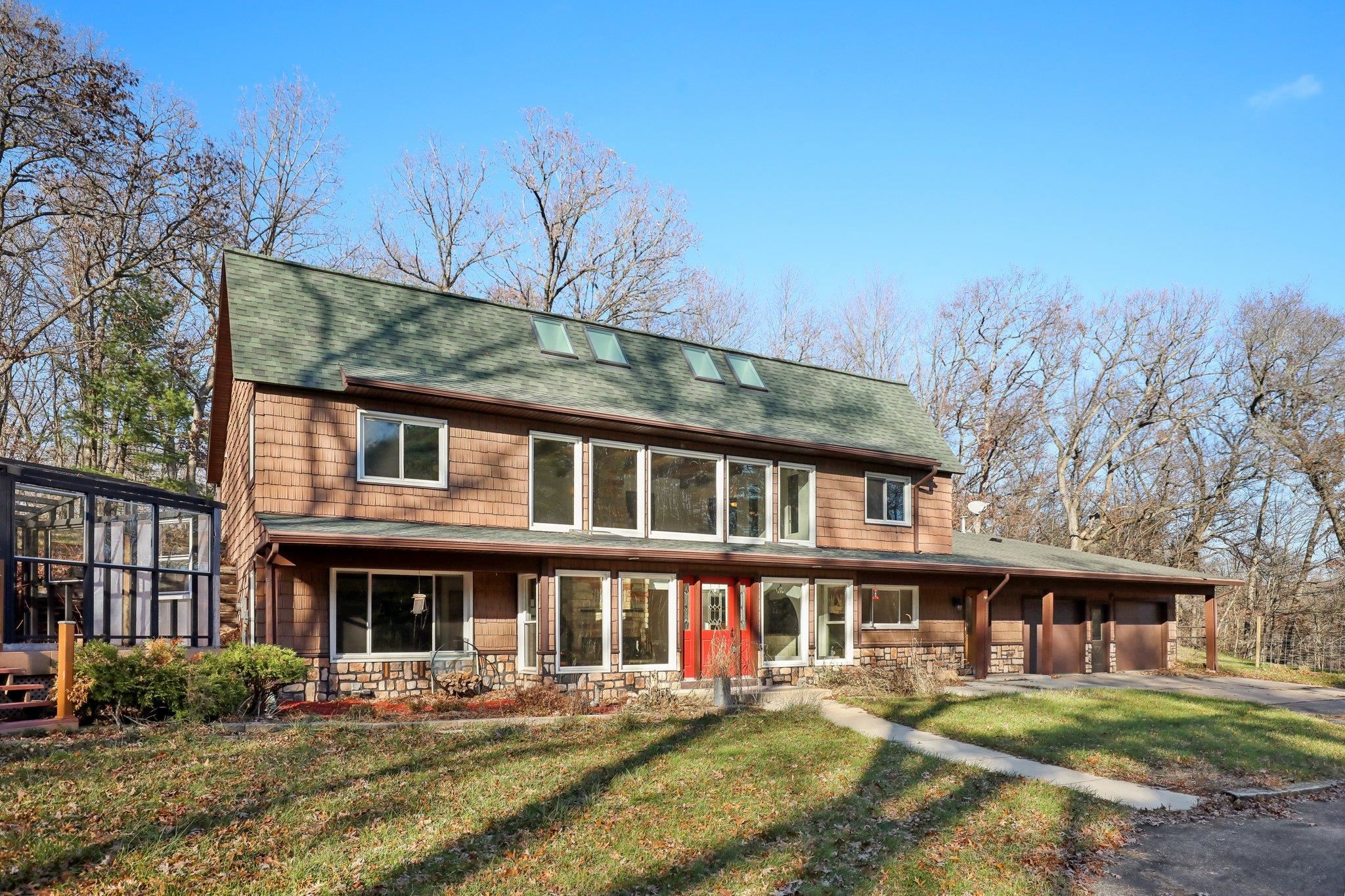 Reedsburg, Wisconsin 53959, United States, 4 Bedrooms Bedrooms, ,3 BathroomsBathrooms,Residential,Active,34042