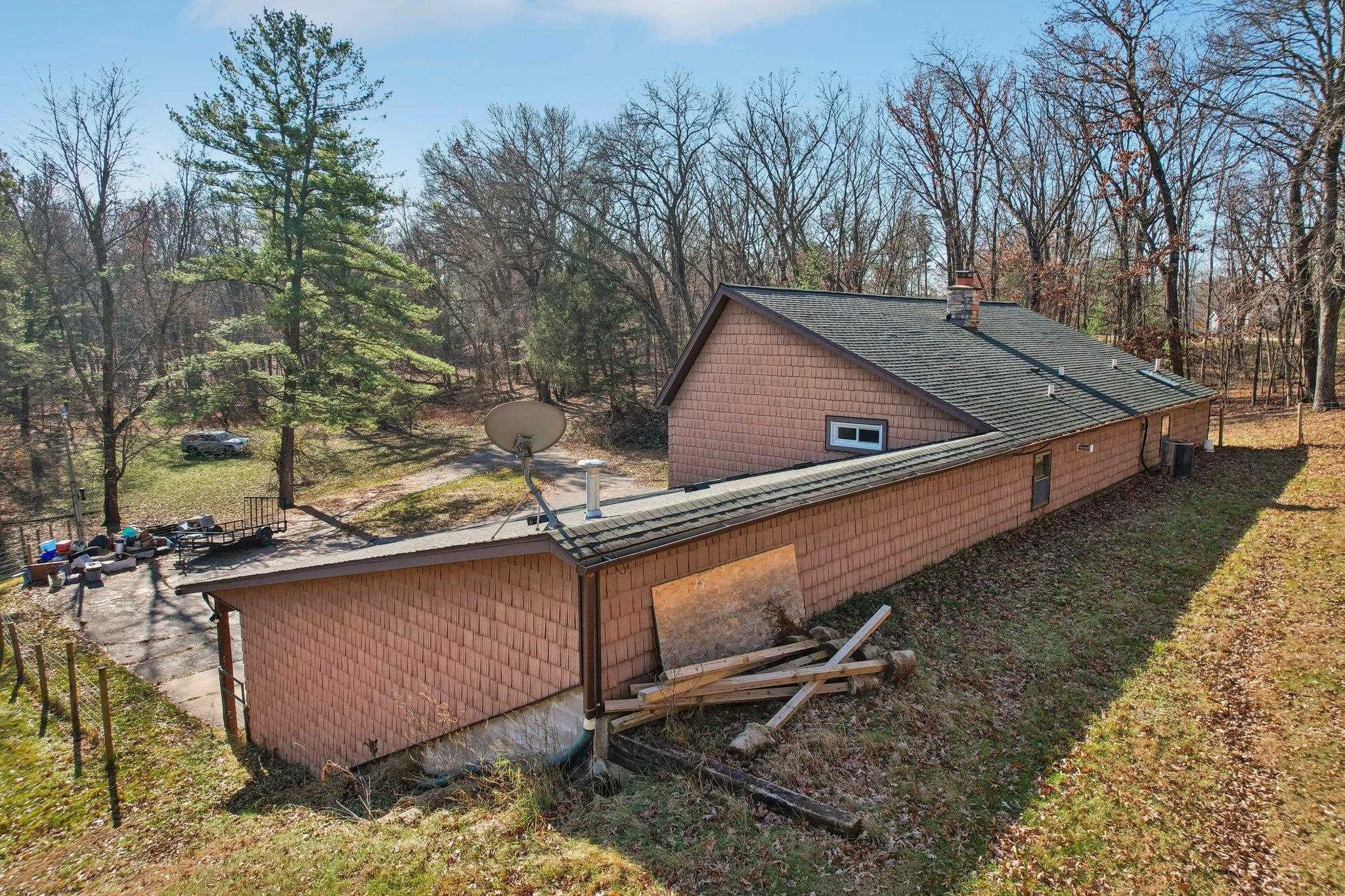 Reedsburg, Wisconsin 53959, United States, 4 Bedrooms Bedrooms, ,3 BathroomsBathrooms,Residential,Active,34042