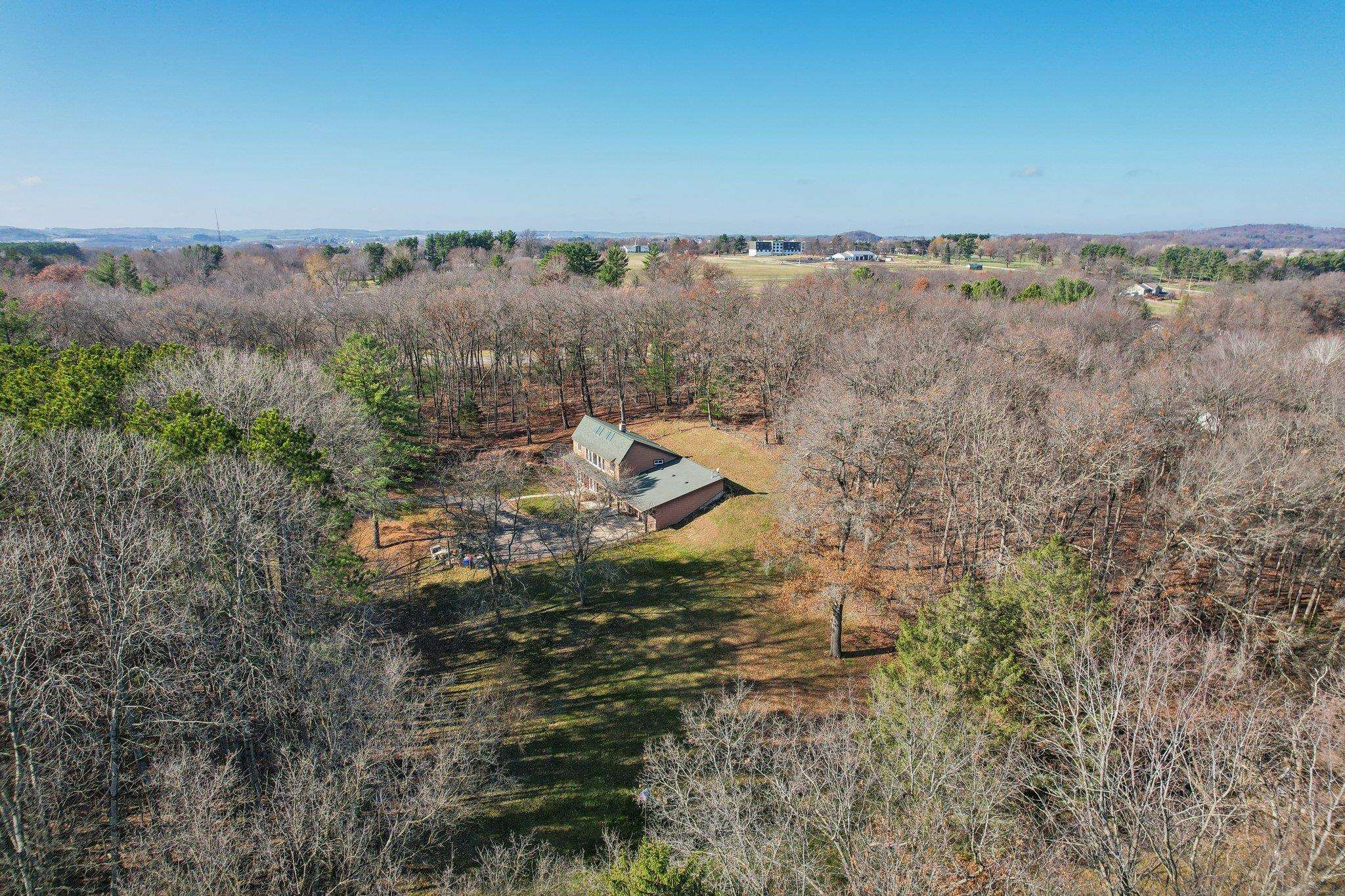 Reedsburg, Wisconsin 53959, United States, 4 Bedrooms Bedrooms, ,3 BathroomsBathrooms,Residential,Active,34042