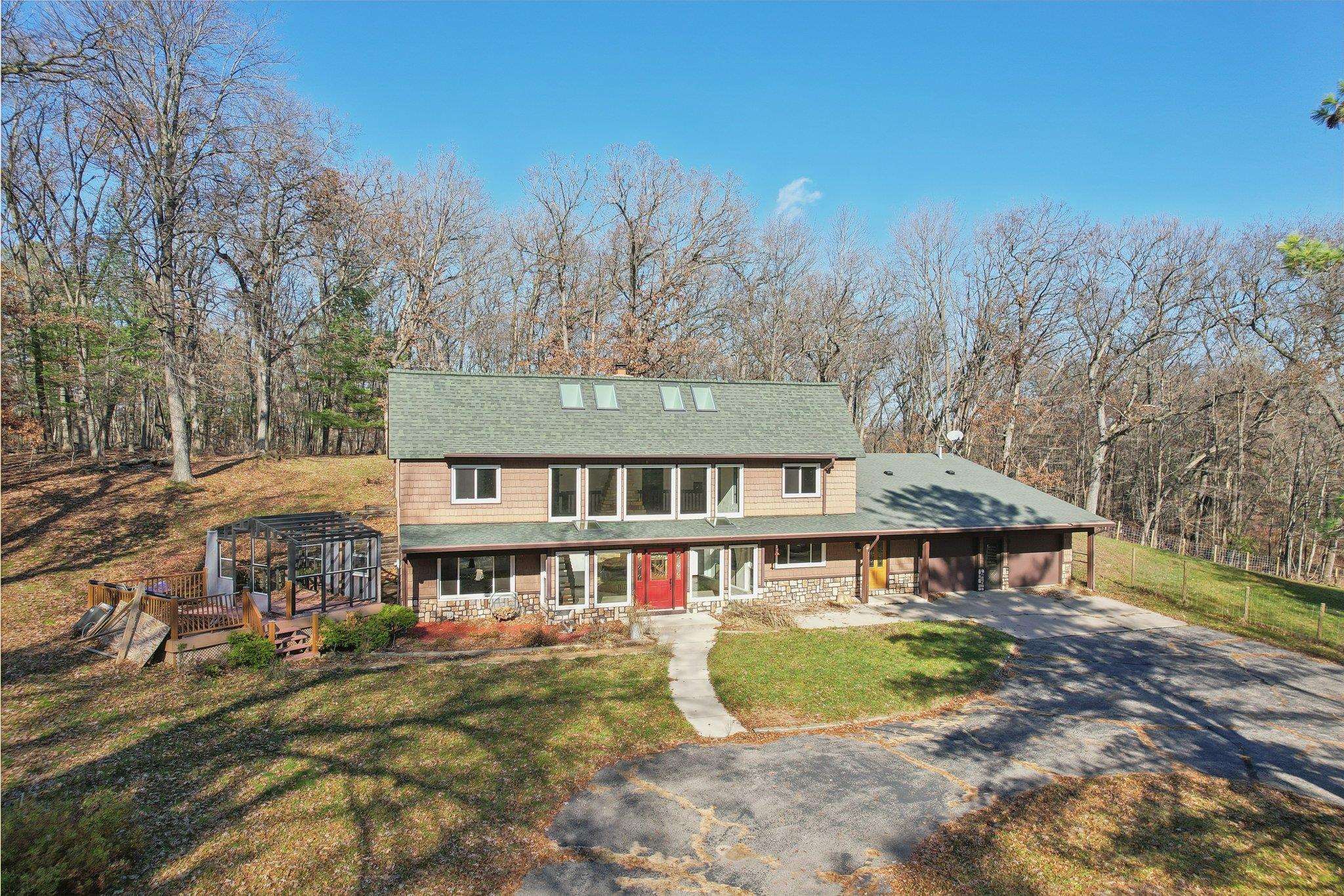 Reedsburg, Wisconsin 53959, United States, 4 Bedrooms Bedrooms, ,3 BathroomsBathrooms,Residential,Active,34042