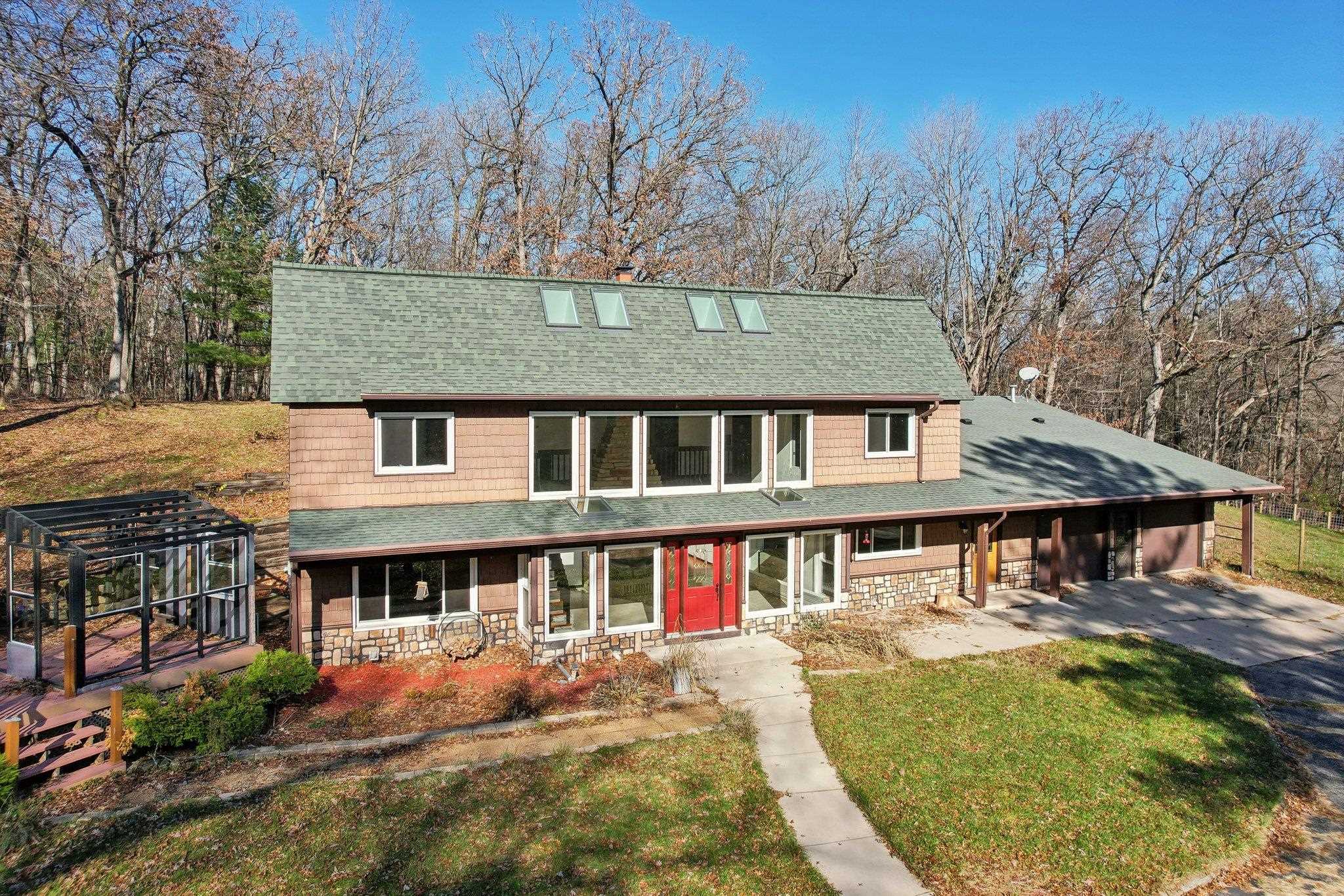 Reedsburg, Wisconsin 53959, United States, 4 Bedrooms Bedrooms, ,3 BathroomsBathrooms,Residential,Active,34042