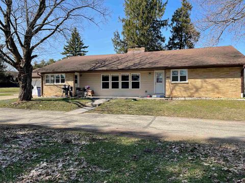 Photo of 401-403 Mineral Point Court, Janesville, WI 53548 (MLS # 2019525)