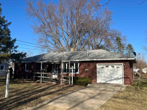 1504 W 4th Avenue, Brodhead, WI 53520 - #: 1998932