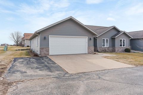 Photo of 126 Jennifer Circle, Mount Horeb, WI 53572 (MLS # 2018219)