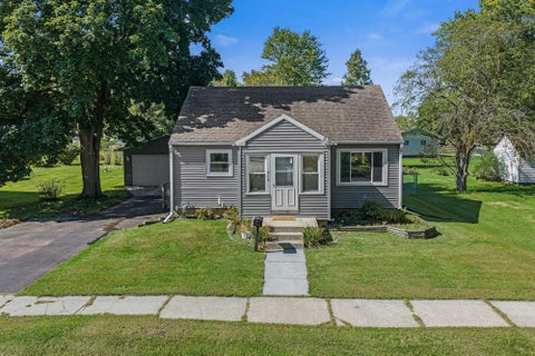 Photo of 512 Ellinwood Avenue, Reedsburg, WI 53959 (MLS # 2033482)