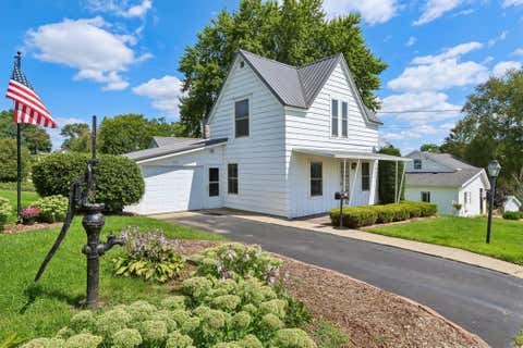 Photo of 207 4th Street, Mineral Point, WI 53565 (MLS # 2030831)