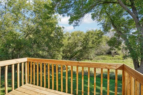 Photo of 317 Castle Oaks Crossing, Waunakee, WI 53597 (MLS # 2010310)