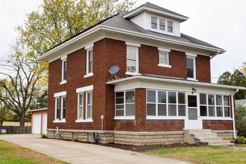 Photo of 303 S Park Street, Albany, WI 53502 (MLS # 2011307)