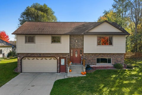 Photo of 23 Barbara Ann Drive, Reedsburg, WI 53959 (MLS # 2035335)