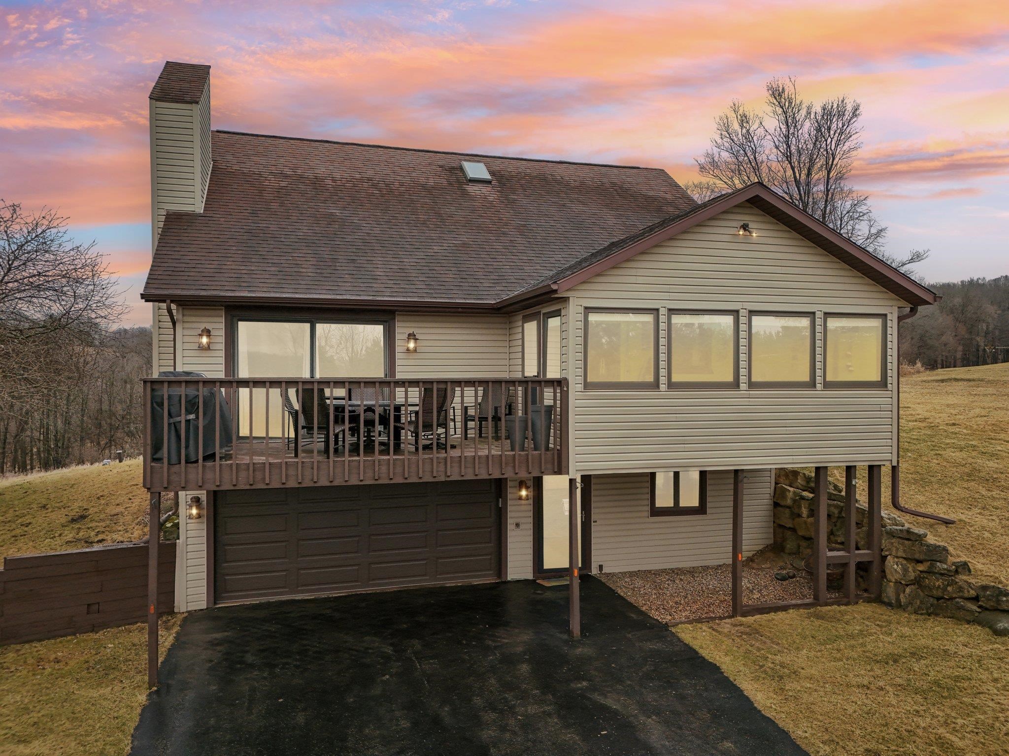 La Valle, Wisconsin 53941, United States, 3 Bedrooms Bedrooms, ,3 BathroomsBathrooms,Residential,Active,101226