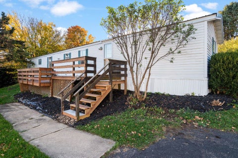 Photo of 82 Mayflower Circle, Blue Mounds, WI 53517 (MLS # 2035642)