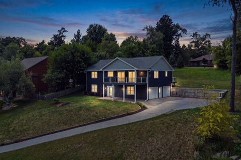 Photo of 665 Pyrite Road, Platteville, WI 53813 (MLS # 2029506)