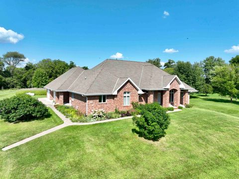 Photo of 5522 N County Road F, Janesville, WI 53545 (MLS # 2006744)