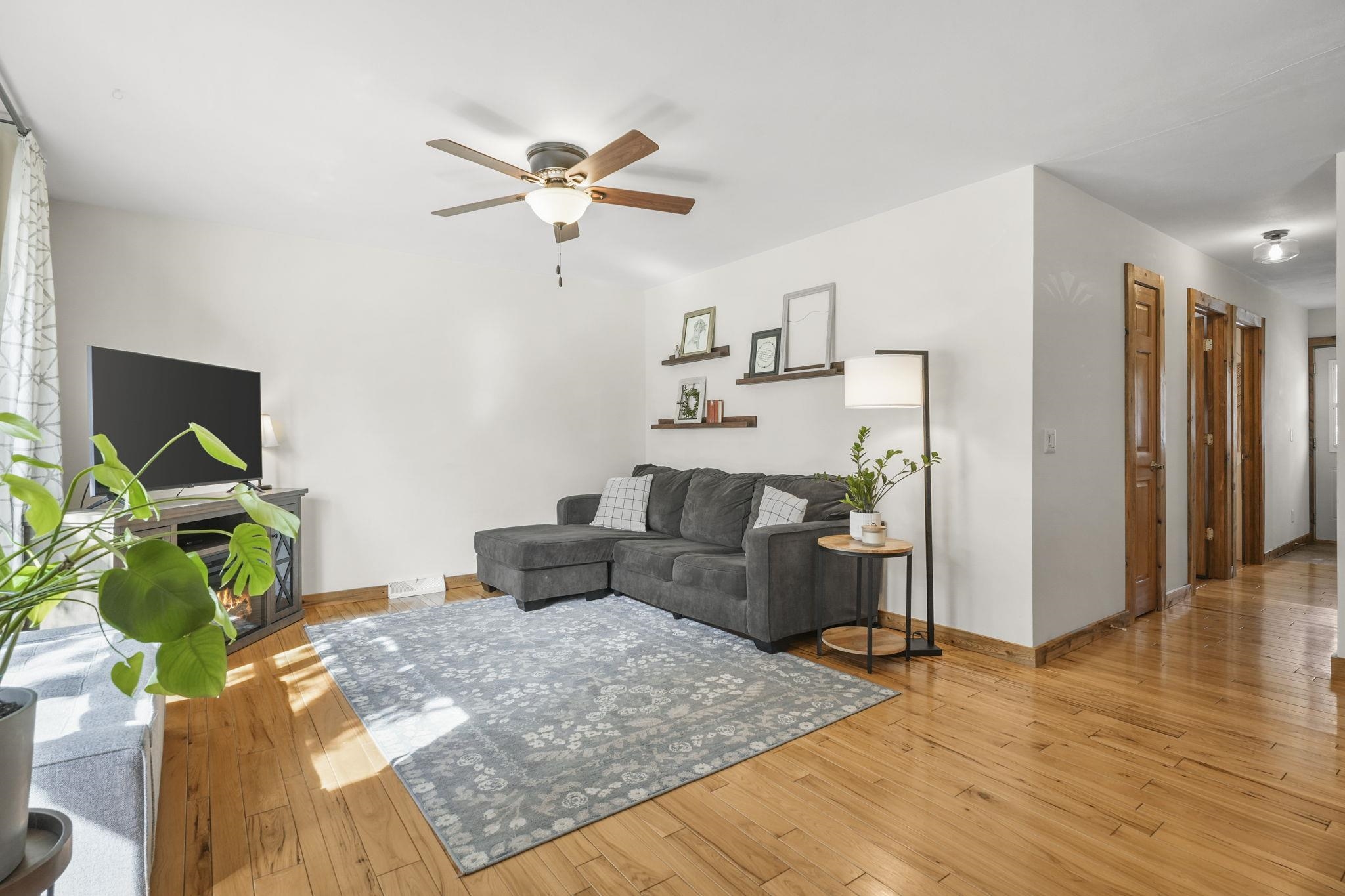 1809 Golden Oak Lane