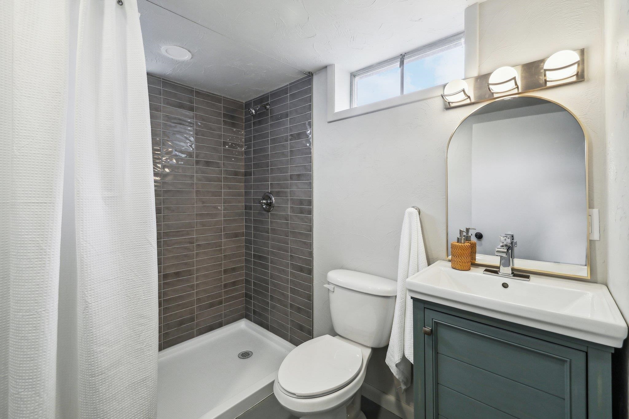 Wisconsin Dells, Wisconsin 53965, United States, 4 Bedrooms Bedrooms, ,3 BathroomsBathrooms,Residential,Active,102354