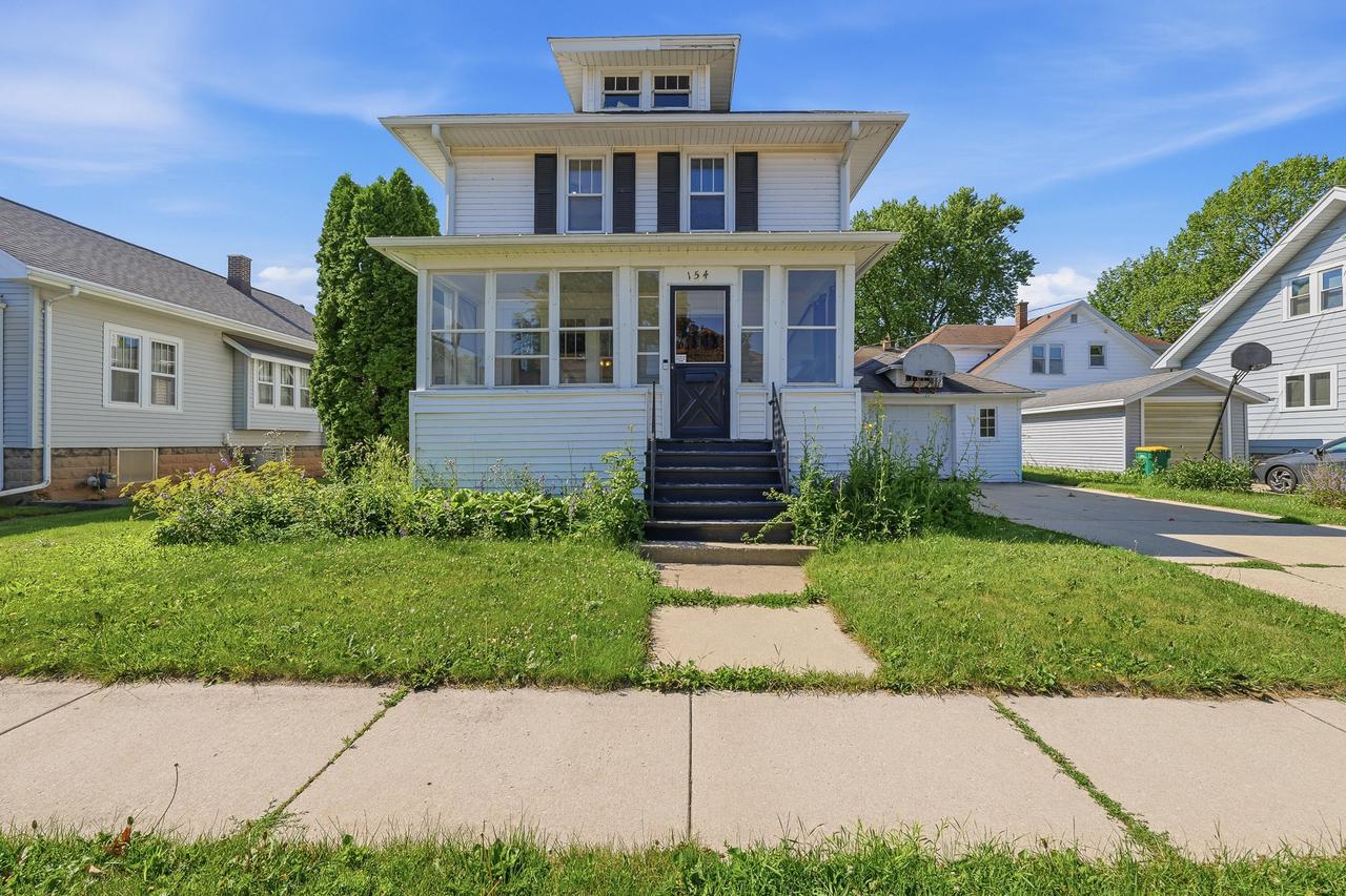 Photo 1 of 31 — 154 E 11th Street, Fond Du Lac, WI 54935