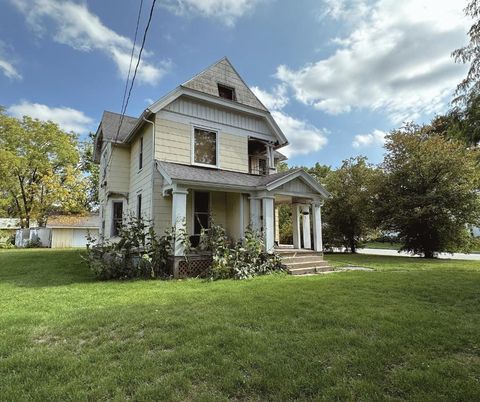 Photo of 800 N Main Street, Lake Mills, WI 53551 (MLS # 2005786)
