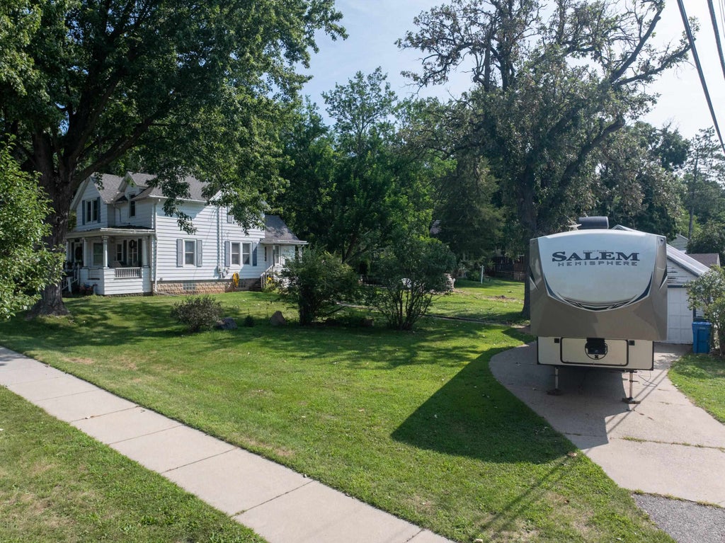 3776642212 Real Estate Search