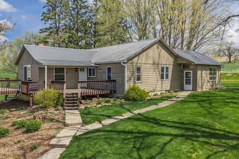 Photo of E5386 County Rd. V, Reedsburg, WI 53959 (MLS # 2021854)