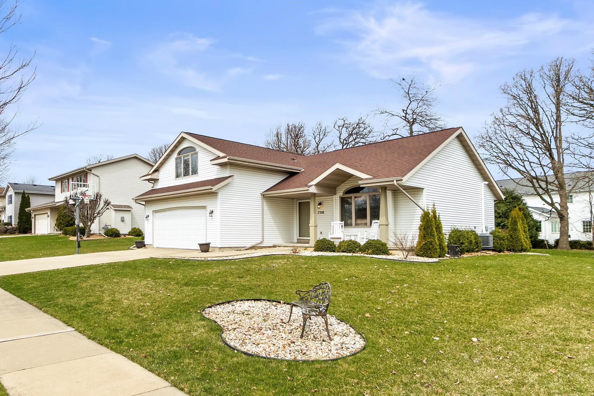 7338 Blue Maple Trail