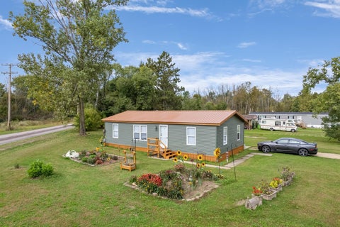Photo of 522 New Lisbon Estates West, New Lisbon, WI 53950 (MLS # 2033902)