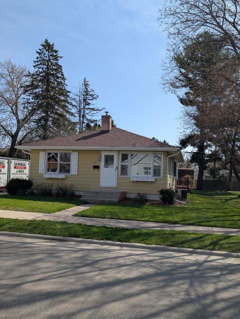 Photo of 420 N Walnut Street, Janesville, WI 53548 (MLS # 2021336)
