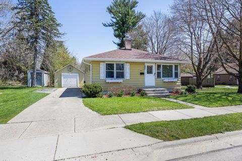Photo of 420 N Walnut Street, Janesville, WI 53548 (MLS # 2021336)