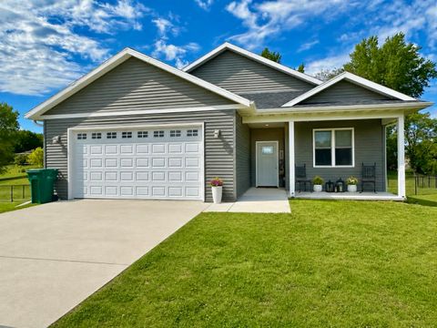 Photo of N6736 Clover Lane, Pardeeville, WI 53954 (MLS # 2026662)