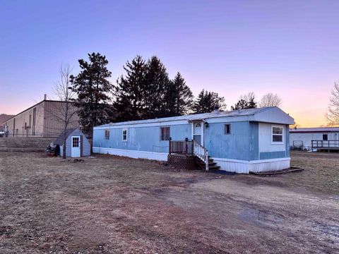 Photo of 36 Joyce Avenue, Prairie Du Chien, WI 53821 (MLS # 2014775)